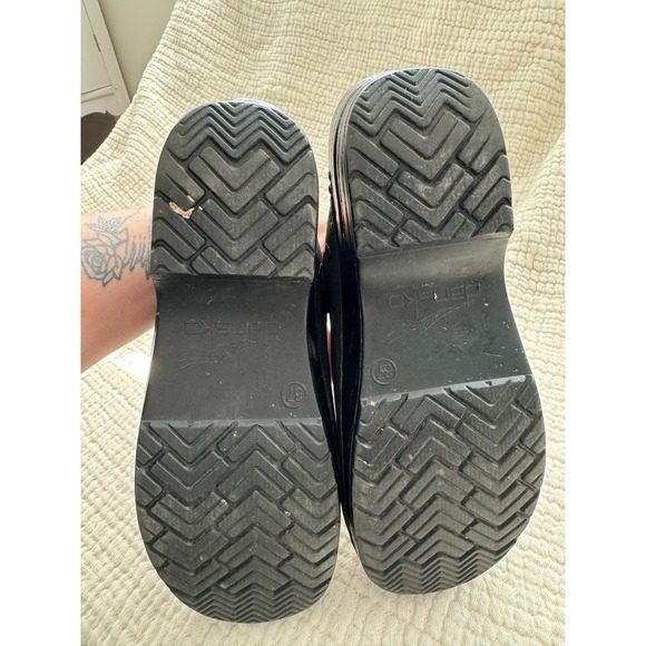 Dansko Matte Black Clog with Fringe Tassle Size 37 - Picture 9 of 9